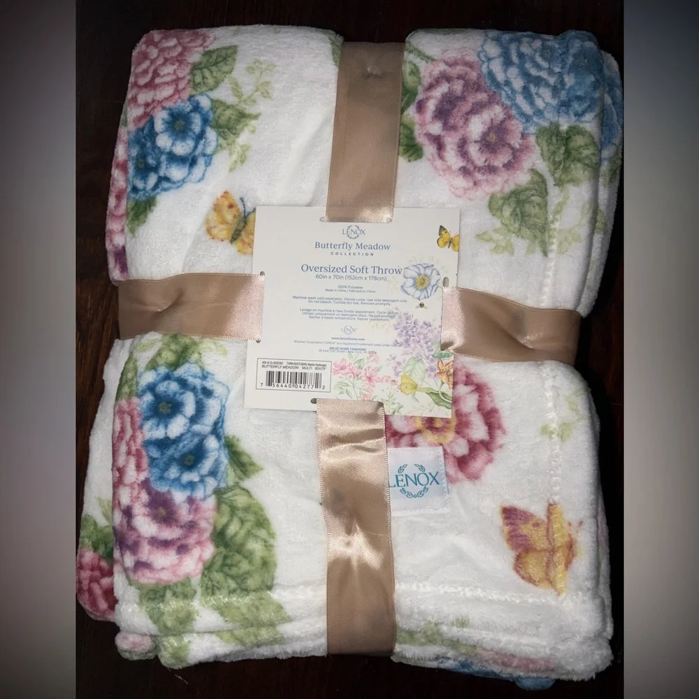 NWT Lenox Butterfly Meadow Hydrangea Throw Blanket - Picture 5 of 6